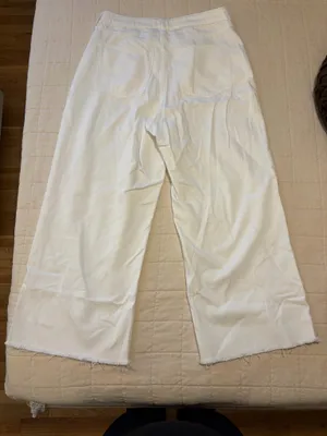 Abercrombie Curve Love High-Rise Jeans thumbnail 2