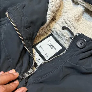 •ABERCROMBIE & FITCH• BLACK COAT thumbnail 5