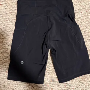Lululemon Fast And Free Short 8" *Non-Reflective Black- Size 4 thumbnail 3