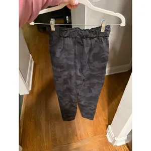 Lululemon Stretch High-Rise pants‎ black camo women's 2 thumbnail 3