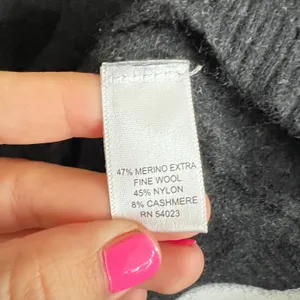Banana Republic Merino Wool Sweater Black Classic Soft Luxe Quiet Luxury‎ Small thumbnail 4