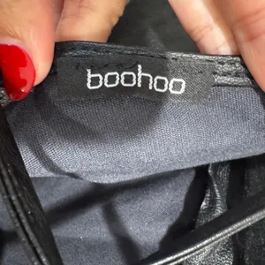 Boohoo PU Leather Cropped Open Back Top Shirt Puff Sleeve Size 8 Medium thumbnail 7