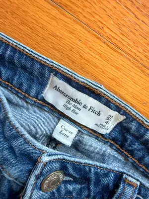 ABERCROMBIE & FITCH Curve Love The Mom High Rise Distressed Medium‎ Wash Jean 27 thumbnail 3