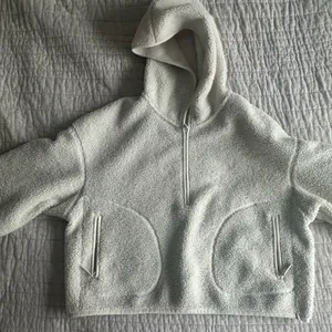 Uniqlo Sherpa Cozy Cream Cropped Pullover thumbnail 2