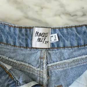 Princess Polly Laurena Midwash Denim Shorts • Sz 2 thumbnail 5