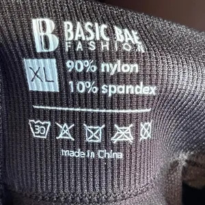 NWT Basic Bae Leggings with Accentuating Scrunch, Black, XL Black thumbnail 5