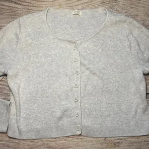 John Galt Brandy Melville‎ Gray Button Front Cropped Cardigan Sweater Womens S thumbnail 3