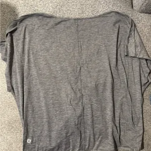 Lululemon Cruise The Circuits Short Sleeve Heathered Black Size 6 thumbnail 4