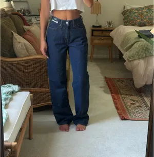 Abercrombie High-Rise Loose Jeans Curve Love thumbnail 4