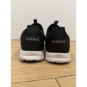 Vionic Camrie Slip-On Mesh Athletic Sneakers Shoes Black &‎ White Women's 8.5 US thumbnail 2
