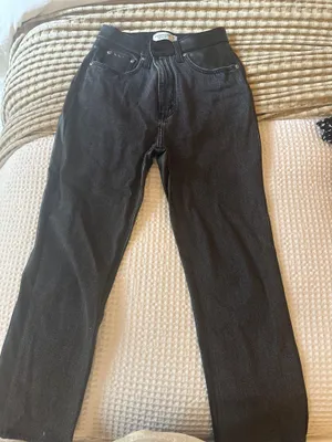 Abercrombie Ankle High-Rise Jeans thumbnail 3