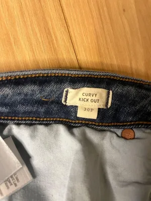 Madewell Petite Kick Out Jeans thumbnail 3