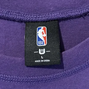 Lakers NBA purple & yellow cropped vintage look tee thumbnail 3