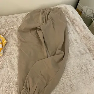 Brandy Melville john galt sweatpants, tan- one size thumbnail 3
