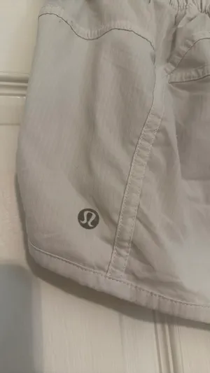 Lululemon Tracker Shorts 4" White thumbnail 3
