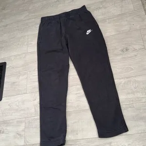 Nike Women's Black Joggers-tracksuits thumbnail 2