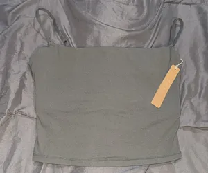 Skims Fits Everybody Cropped Cami Color Gunmetal Limited Edition thumbnail 1