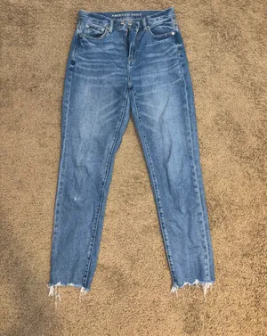 Women’s Light Wash Straight Jeans  thumbnail 1