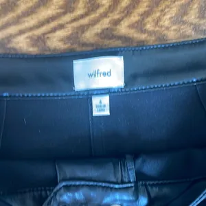 Aritzia Wilfred Faux Leather High Waisted Crop Bootcut Flare Pants Size 4 Black thumbnail 5