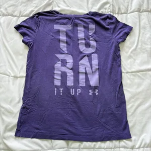 Under Armour Womens Size XS‎ Loose HEATGEAR Short Sleeve T-Shirt Tee Purple Gym thumbnail 6