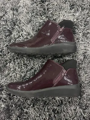 🌺Clarks Kayleigh Burgundy Faux Leather Bootie Size 9.5🌺 thumbnail 4