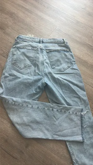 ZARA High-Rise Raw Hem Straight Leg Jeans thumbnail 2