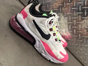 Nike Air Max 270 React Hyper Pink Womens Size 7.5 thumbnail 7