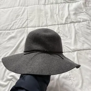 Womens OS 100% Wool Hat‎ Gray Felt Floppy Leather Bow Dainty Romantic Feminine thumbnail 4