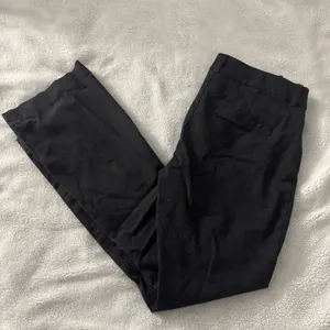 Old Navy Pixie Pants  thumbnail 4