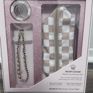 VELVET CAVIAR Phone Accessories Set thumbnail 1