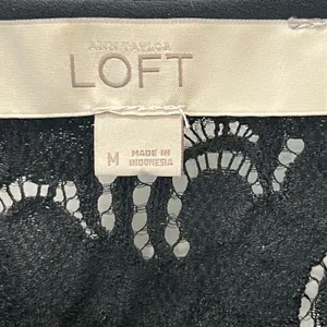 Loft Black Lace Short Sleeve Shirt Top Size Medium thumbnail 7