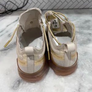 Nike Air Vapormax 2019 AR6632-101 Women’s Size 8.5 Beige Gold White Running Shoe thumbnail 6