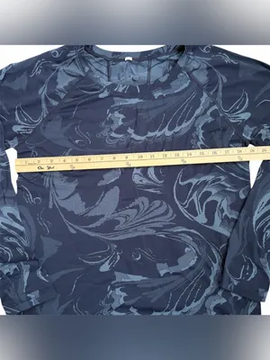 Athleta Momentum long-sleeve top thumbnail 5