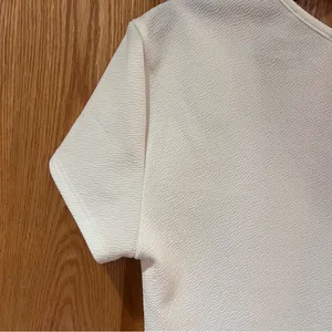 Show Me Your Mumu Miami V-Neck Stretch Crepe Crop Top in Bone‎ Size Medium thumbnail 13