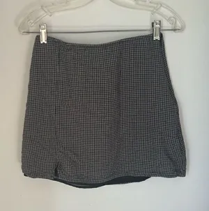 American Eagle Micro Check Mini Skirt Size XS Black White thumbnail 1