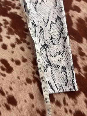 Beyond yoga snakeskin print leggings thumbnail 2