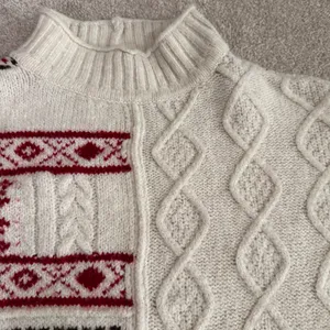 American‎ Eagle Patchwork Fair Isle Snowflake Mock Neck Sweater Medium Cream Red thumbnail 5