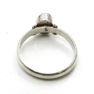 Vintage Sterling Silver Lilac Cabochon Cats Eye Ring thumbnail 4
