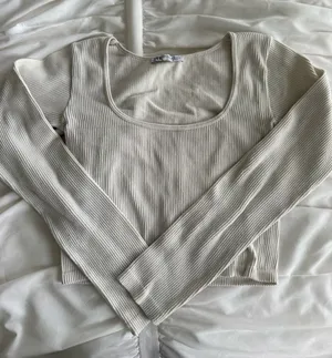 Zara Crop Top thumbnail 1