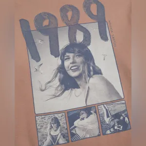 TAYLOR SWIFT 1989 (Taylor’s Version) Pink Crewneck, Size M, New w/o Tag SOO thumbnail 4