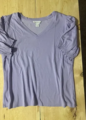 Liz Claiborne Womens Large Lavender V-Neck Puff Short Sleeve‎ Smocked Cuff Top thumbnail 1