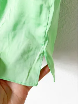 Boston Proper Nikki V Neck Charmeuse Blouse Bright Green Size 2 Colorful Summer thumbnail 4