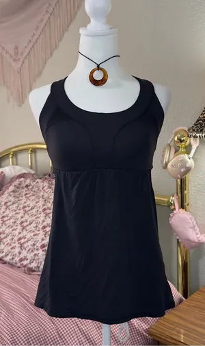 Lululemon Black Women's Athletic Tank Top - Scoop Neck Active Tank thumbnail 1