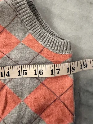 NWT Aeropostale Size M Gray Coral V Neck Argyle Cropped Stretch Sweater Vest thumbnail 7