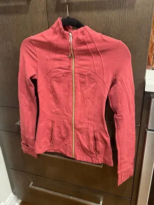 Lululemon Hooded Define Jacket‎ reddish pink size 4 thumbnail 1