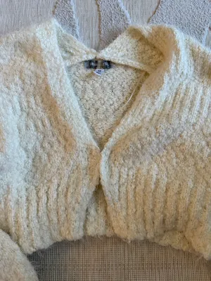 Cardigan thumbnail 2