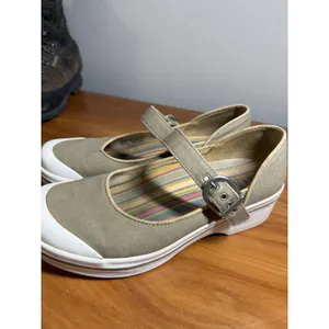 Dansko Valerie Women's Olive Green Canvas Mary Jane Clog Sneaker 37 /6.5 thumbnail 2