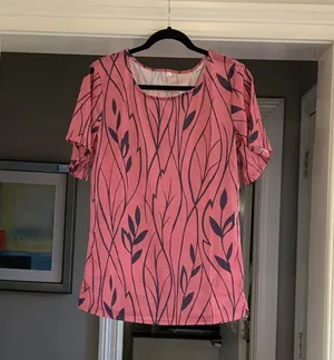 Women’s Blouse Size Large SKU 0014 Multiple thumbnail 1