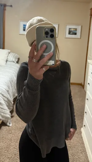 American eagle sweater thumbnail 1