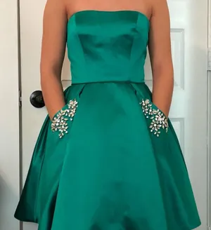 Sherri Hill Green homecoming dress with pockets thumbnail 4